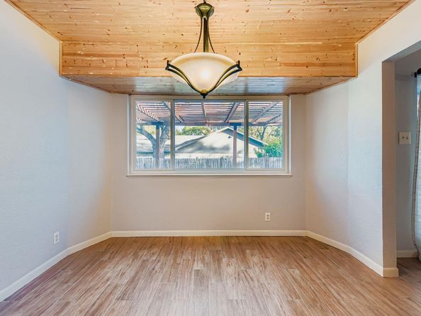 9201 Heatherwood Dr, Austin TX 78748