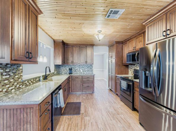 9201 Heatherwood Dr, Austin TX 78748