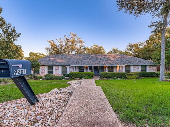9201 Heatherwood Dr, Austin TX 78748