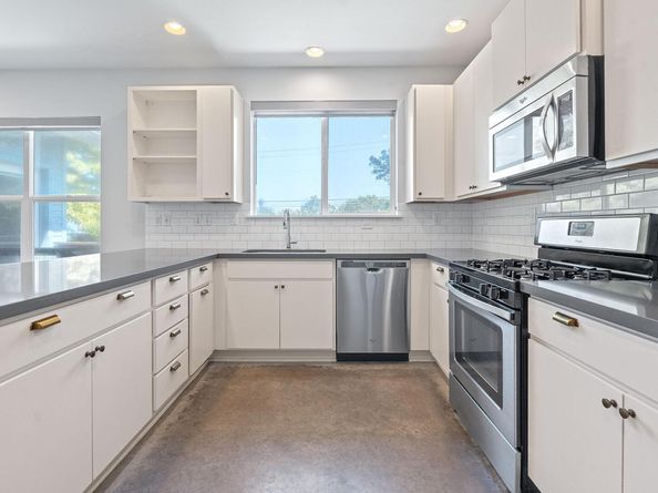 301 W Stassney LN 7, Austin TX 78745