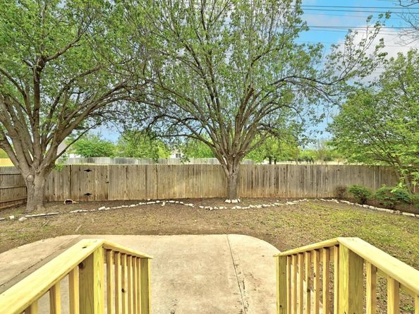 13401 Lamplight Village Ave, Austin TX 78727