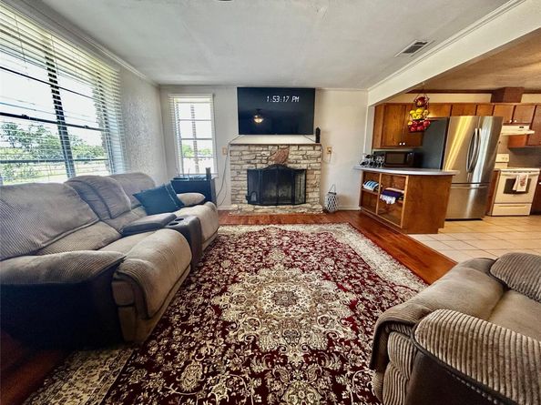 212 Bluebonnet LN, Liberty Hill TX 78642