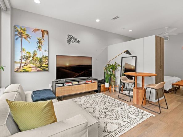 1800 E 4th 208, Austin TX 78702