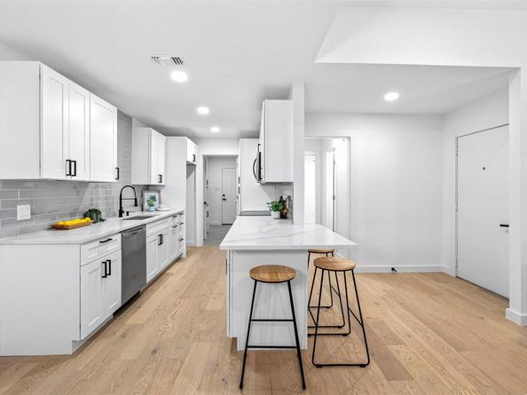 8518 Fathom Cir 131, Austin TX 78750