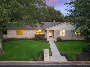 8805 Point West DR, Austin TX 78759