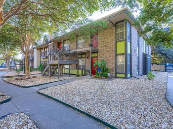 7685 Northcross DR