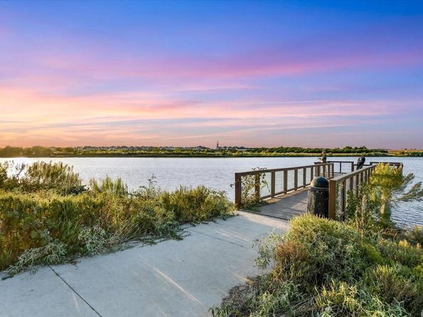 737 Leeward PASS, Leander TX 78641