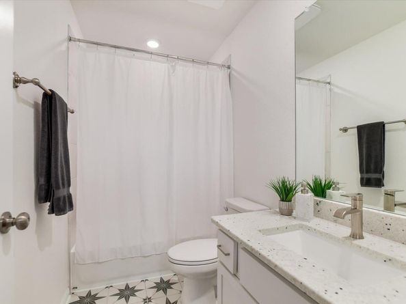 737 Leeward PASS, Leander TX 78641