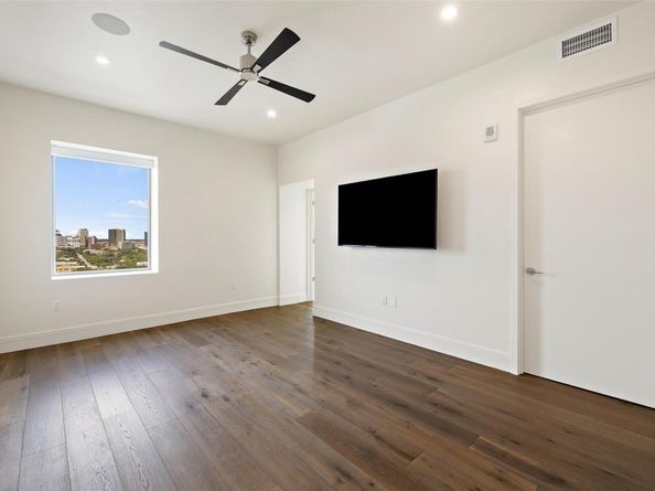 501 West Ave 2303, Austin TX 78701