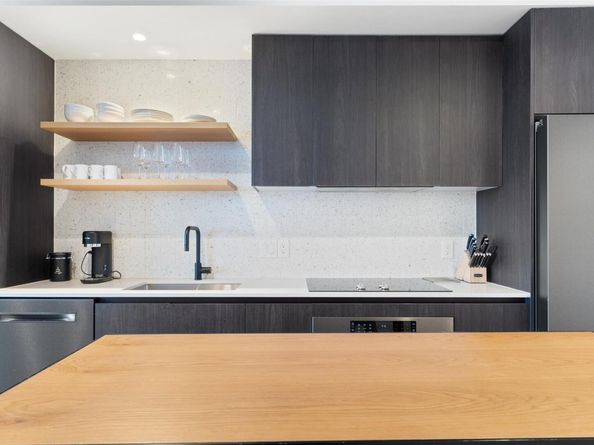 48 East Ave 2010, Austin TX 78701