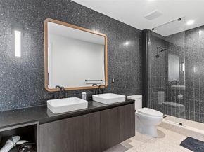 48 East Ave 2010, Austin TX 78701