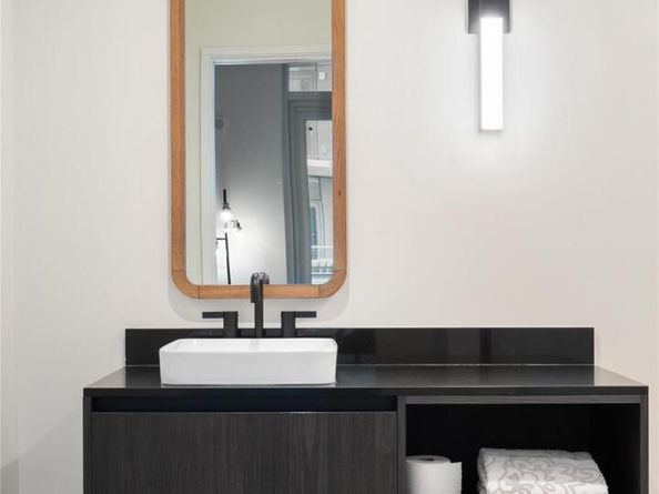 48 East Ave 2010, Austin TX 78701
