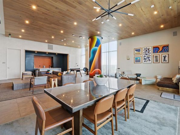 48 East Ave 2010, Austin TX 78701