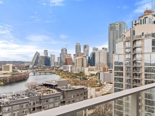 48 East Ave 2010, Austin TX 78701