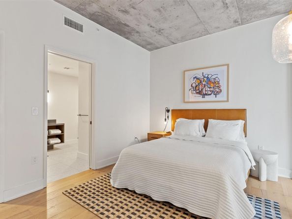 48 East Ave 2010, Austin TX 78701