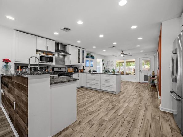 1900 Ohlen RD, Austin TX 78757