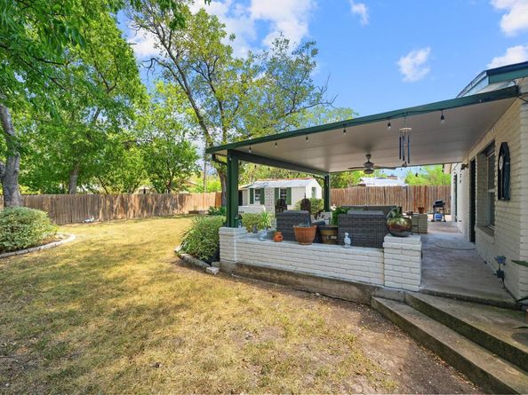 1900 Ohlen RD, Austin TX 78757