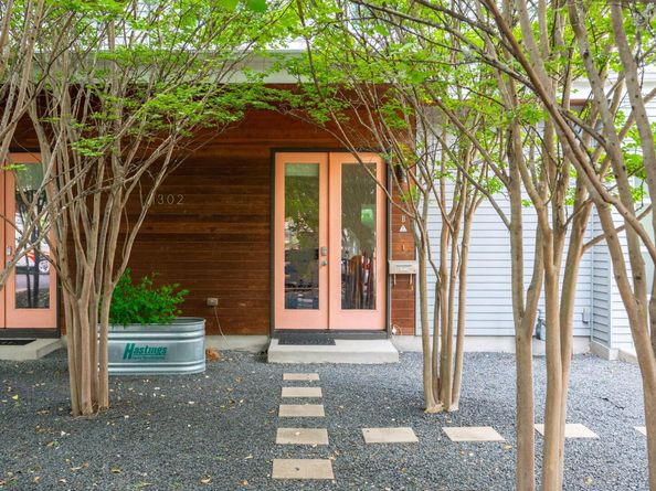 1302 S 5th ST B, Austin TX 78704