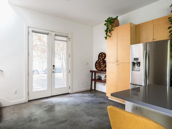 1302 S 5th ST B, Austin TX 78704