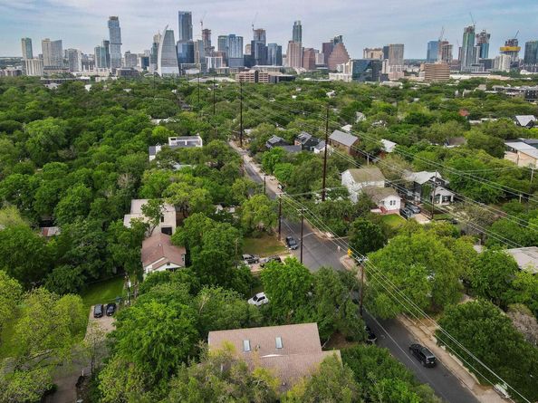 1302 S 5th ST B, Austin TX 78704