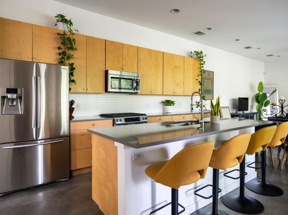 1302 S 5th ST B, Austin TX 78704