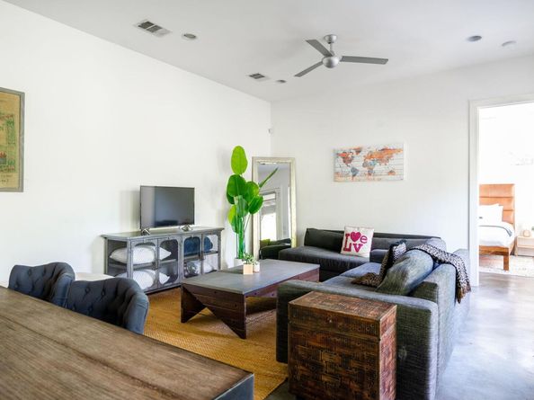 1302 S 5th ST B, Austin TX 78704