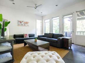 1302 S 5th ST B, Austin TX 78704