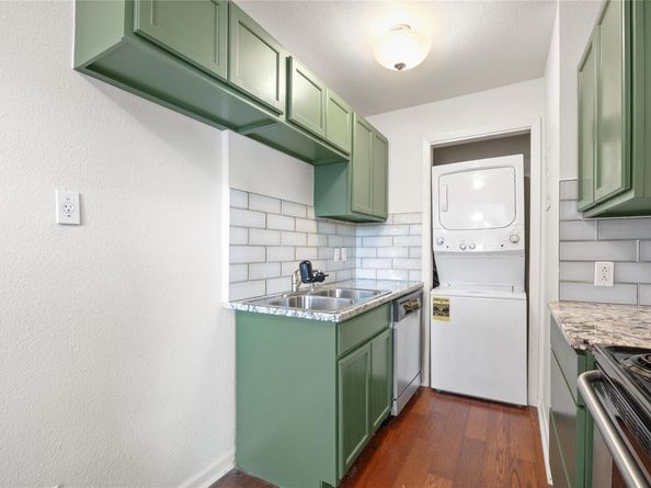 1110 W 22nd ST 2, Austin TX 78705