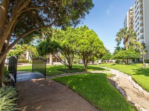 40 N Interstate 35 Highway 8C4, Austin TX 78701