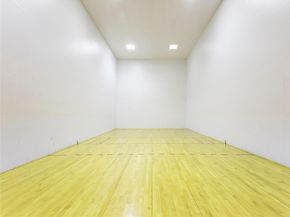 40 N Interstate 35 Highway 8C4, Austin TX 78701