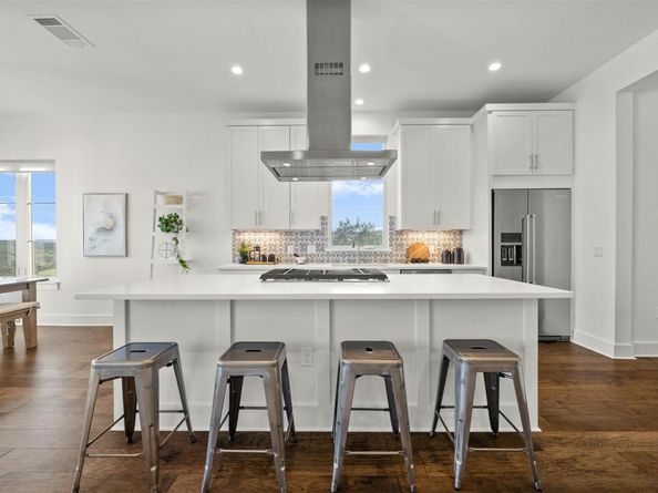 5717 Lost Horizon DR 12, Austin TX 78759