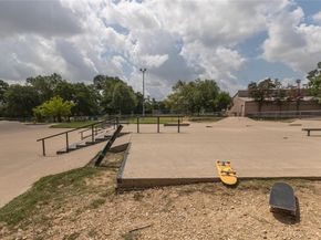 3010 Burleson RD A, Austin TX 78741