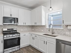 1614 Redwater DR 122, Austin TX 78748