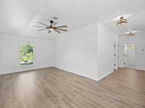 1614 Redwater DR 122, Austin TX 78748