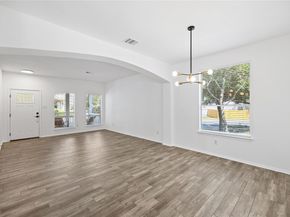 1614 Redwater DR 122, Austin TX 78748