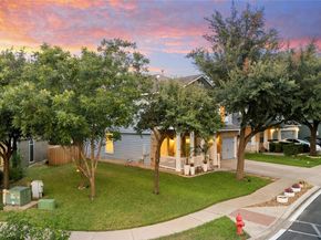 1614 Redwater DR 122, Austin TX 78748
