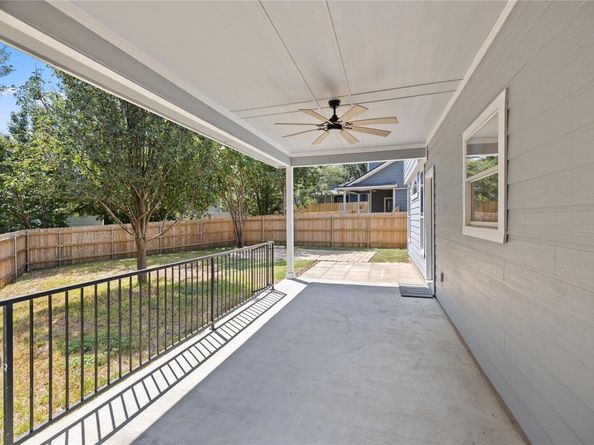 1614 Redwater DR 122, Austin TX 78748