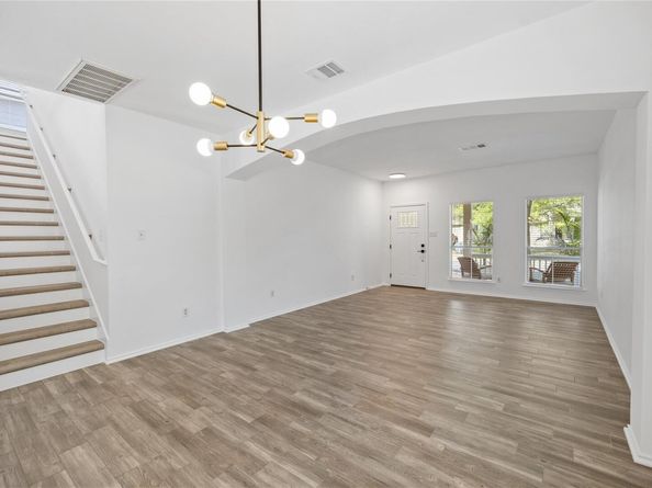 1614 Redwater DR 122, Austin TX 78748