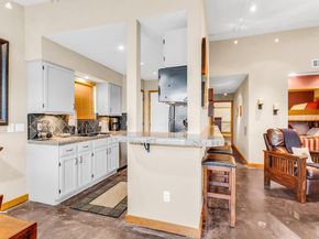 1406 Windsor RD 305, Austin TX 78703
