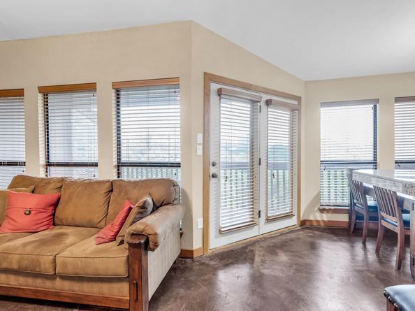 1406 Windsor RD 305, Austin TX 78703