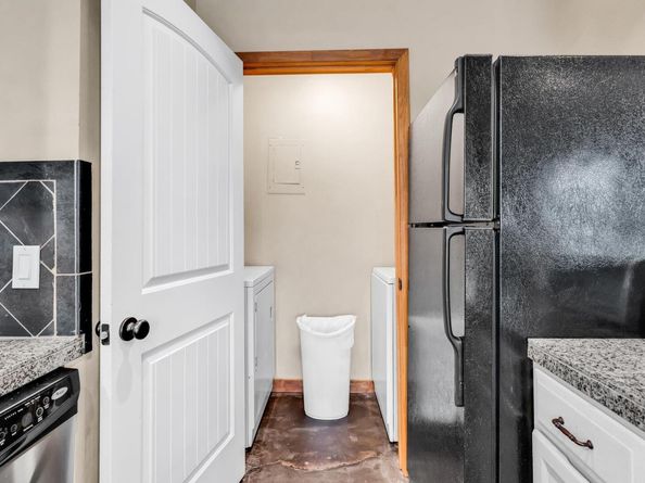 1406 Windsor RD 305, Austin TX 78703