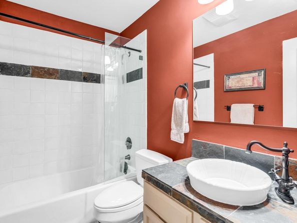1406 Windsor RD 305, Austin TX 78703
