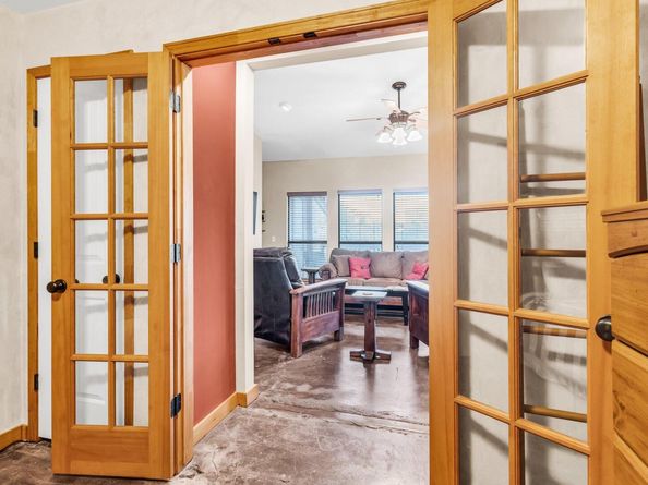 1406 Windsor RD 305, Austin TX 78703