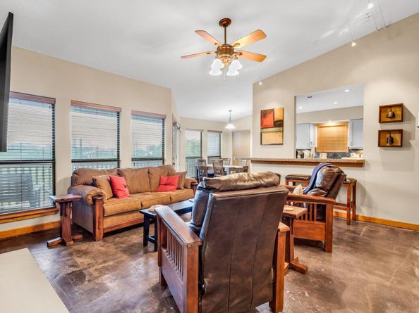 1406 Windsor RD 305, Austin TX 78703