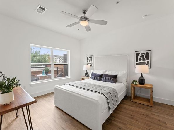 6444 Burnet RD 204, Austin TX 78757