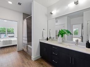 6444 Burnet RD 204, Austin TX 78757