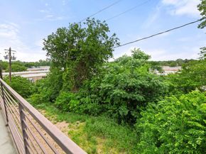 6444 Burnet RD 204, Austin TX 78757
