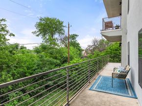 6444 Burnet RD 204, Austin TX 78757