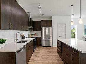 6444 Burnet RD 204, Austin TX 78757