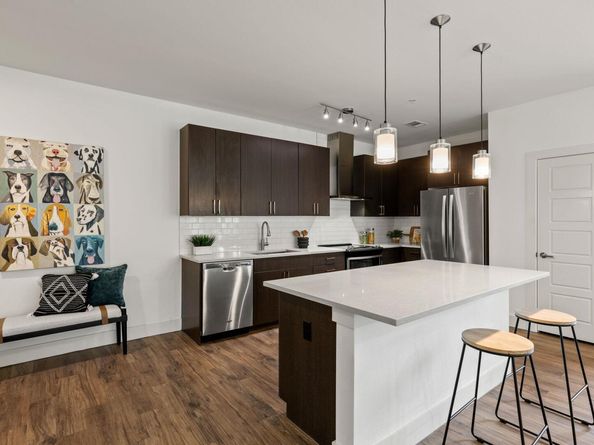 6444 Burnet RD 204, Austin TX 78757